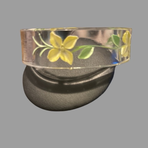 Pressed Hydrangea flower Clear Acrylic Cuff Bangle - Dried Flowers - Picture 5 of 8